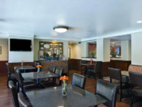 Oxnard Inn Lancaster Hotels in Lancaster