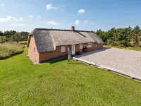 "Aane" - 1.8km from the Sea