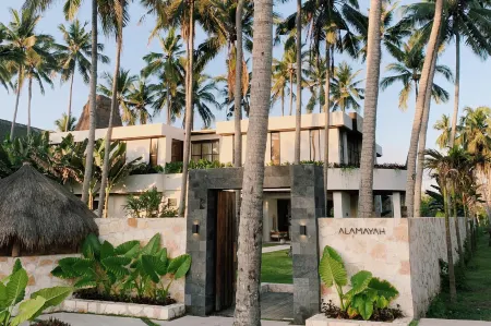 Alamayah Boutique Retreat Hotel & Private Residents Отели в г. West Sumba Regency