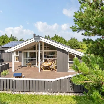 "Gothfred" - 1km from the Sea