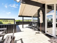 "Elvie" - 200m from the Sea