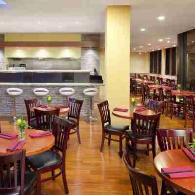 Sheraton Philadelphia University City Hotel Dining/Meeting Rooms