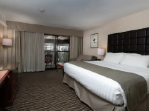 Prestige Vernon Lodge and Conference Centre バーノンのホテル