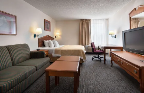 丹佛國際機場戴斯套房酒店