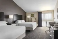Delta Hotels Baltimore North Walbrook Junction Shopping Center附近的飯店