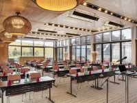 Pullman Budapest Hotels near 3d Gallery Budapest