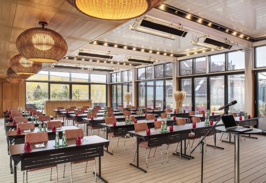 2. 풀만 부다페스트..