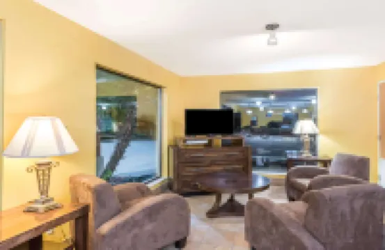 Days Inn by Wyndham Sulphur La