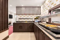 Ramada by Wyndham Cobham - breakfast