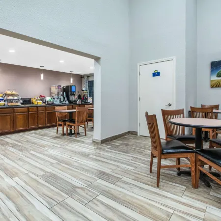 Days Inn by Wyndham Waco Near Downtown/University