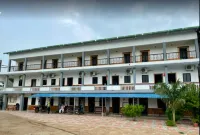 Vasant Vihar Resort Hotels near Nilkanthdham Poicha