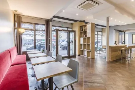 Grand Hôtel Clichy Paris Отели в г. Клиши-ла-Гаренн