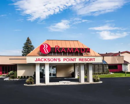 Ramada by Wyndham Jacksons Point Hotels in Georgina