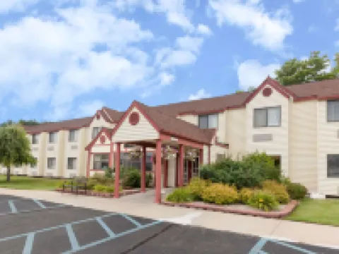 Baymont by Wyndham Gaylord Hotels in Otsego County