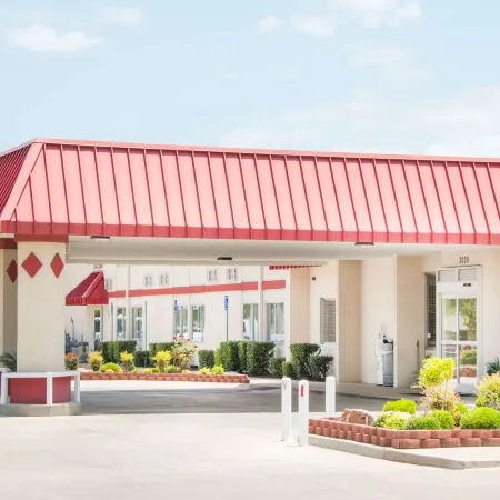 Ramada by Wyndham Enid