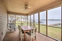 보트 램프, 독 & 선셋 뷰가 있는 호수변의 집!