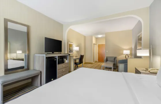 新英格蘭貝斯特韋斯特優質套房酒店