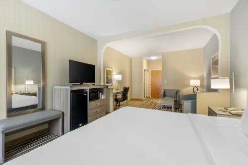 Best Western Plus New England Inn  Suites Hotel a Middletown