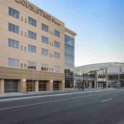 DoubleTree by Hilton Evansville Hotel Exterior