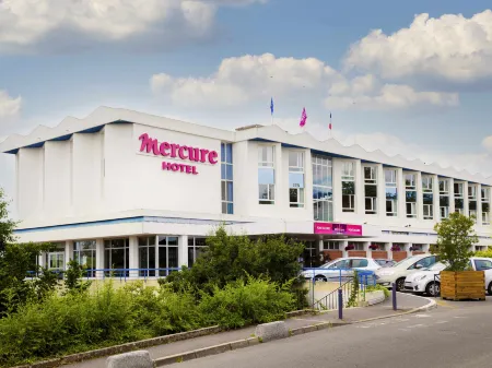 Hôtel Mercure Nevers Pont de Loire Отели в г. Невер