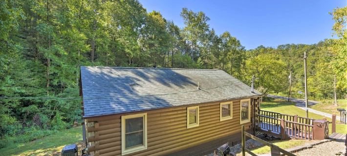 Hillside: Cosby 'Cozy Cove' Cabin w/ Hot Tub Hotels in Cocke County