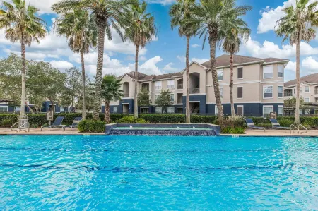 Cozy 2Br Apt in Webster | Home Away from Home!