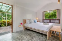 The Little White Bird Traveller Hostel Hotels in Koh Kood