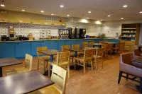 Country Inn & Suites by Radisson, Ames, IA - breakfast