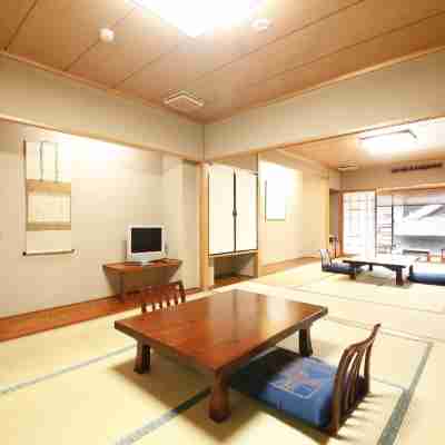 成田山門前旅館若松元店 Rooms