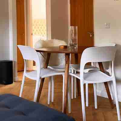 "A Stylish Apartment on the Outskirts of Sandwich in Kent" Dining/Meeting Rooms