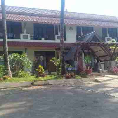 Resort Prima Sangkanhurip Hotel Exterior