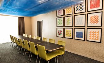 Holiday Inn Express & Suites MARIETTA by IHG