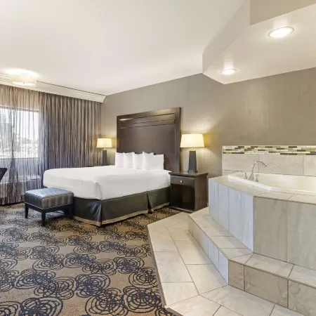 Best Western Plus Midwest Inn