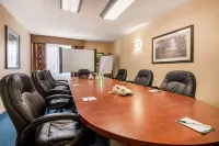 Quality Inn & Suites 5585 Ambler Drive Mississauga Ontario Hotels in Mississauga