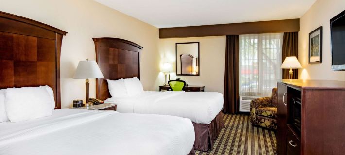La Quinta Inn & Suites by Wyndham Fowler Hotels in Fresno County