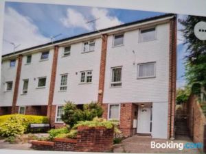4Bed Castle in Medway Free Sports Channel Parking
