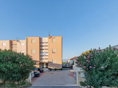 Mlasina Hotels in 