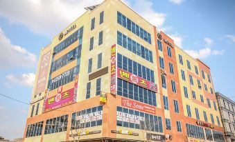 Eumseong Chungbukyeoksindosi H Motel