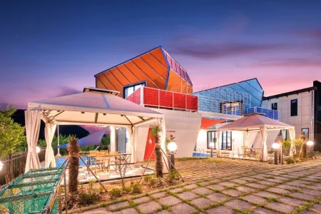 Hwasun the Holiday Pool Villa Отели в г. Хвасун