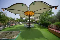 Holiday Cave Hotel