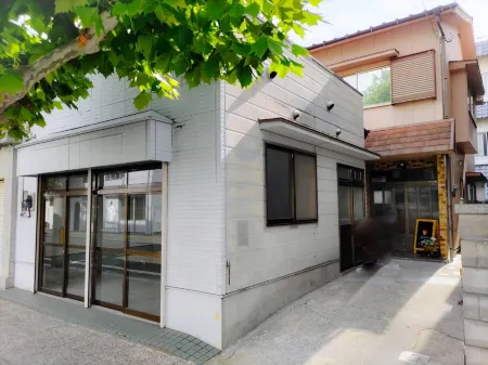 Dear U Uwajima Guest House & Cafe Отели рядом с достопримечательностью «Ehime Prefecture Museum of History and Culture»