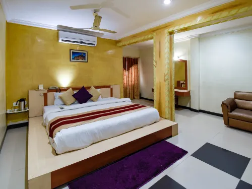 Hotel Samdariya Inn - ที่มีสปา
