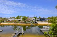 Luxico Urban Hideaway (Pet Friendly) Hotels in Broadbeach Waters