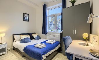 The Finsbury Deluxe Apartments