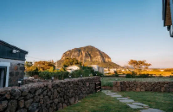 Jeju Sagaeoreum Dockchae