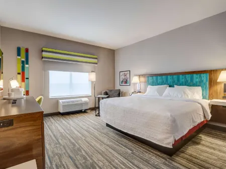 Hampton Inn and Suites by Hilton Cincinnati Midtown Rookwood Отели в г. Цинциннати