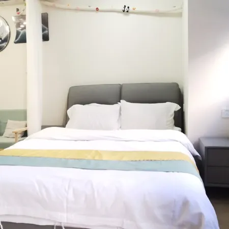 Dexin Yashe 71318 Apartment (Huanhu North Road)