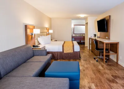 Travelodge by Wyndham Culver City فنادق في كولفر سيتي