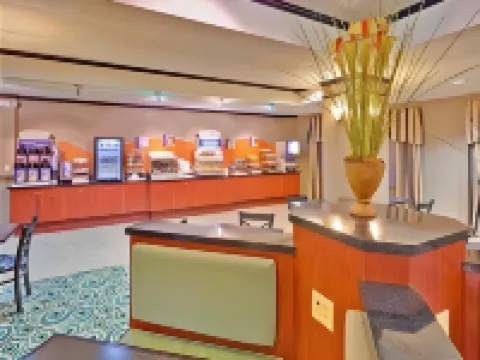 Holiday Inn Express & Suites CLINTON by IHG Hotels in Clinton