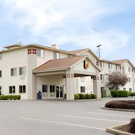 Super 8 by Wyndham West Middlesex/Sharon Area